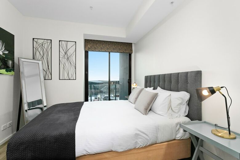 Waterfront Melbourne Apartments