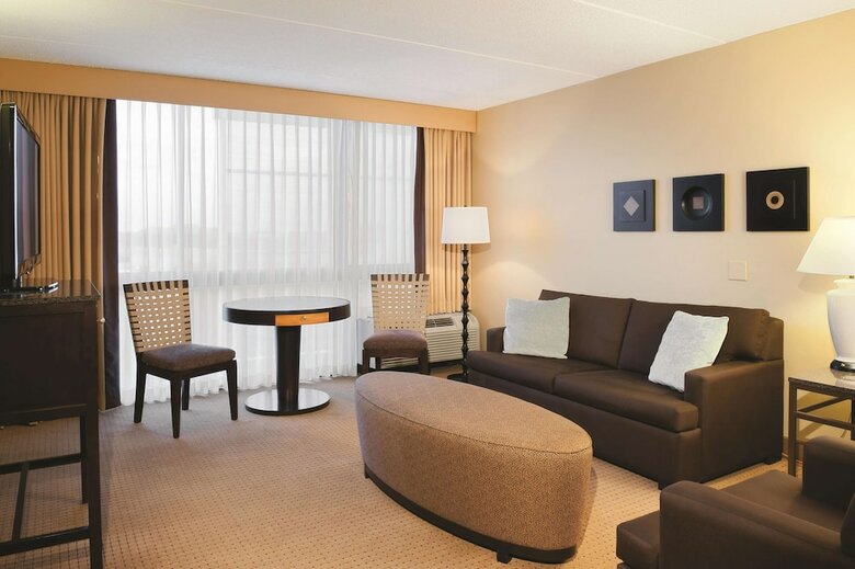 Hotel Doubletree By Hilton Chicago - Arlington Heights