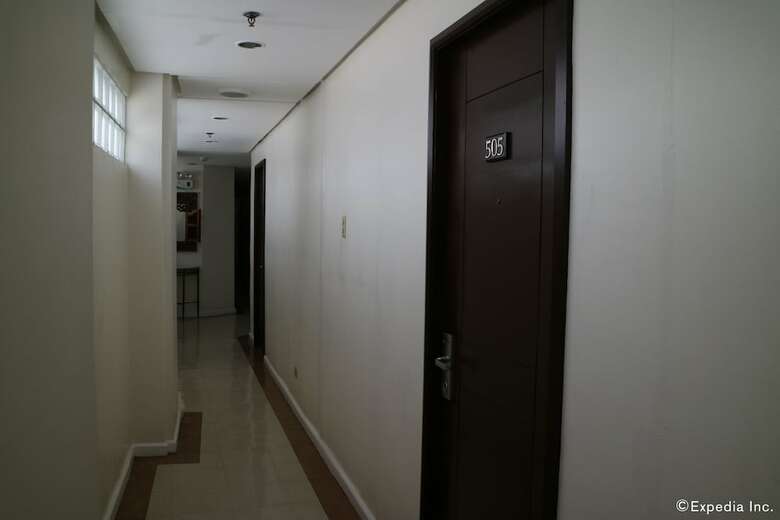 Harbor Town Hotel