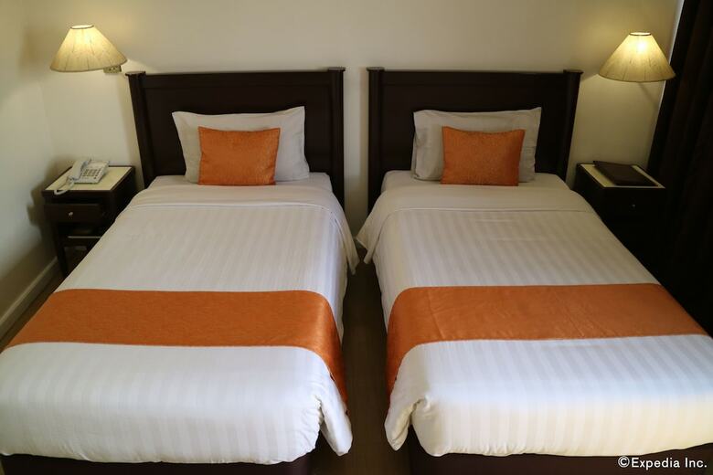 Harbor Town Hotel