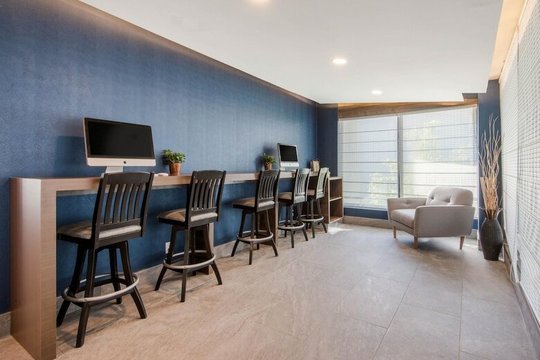 Hotel Quality Inn & Conference Centre