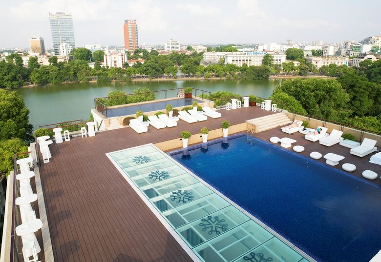 Apricot Hotel