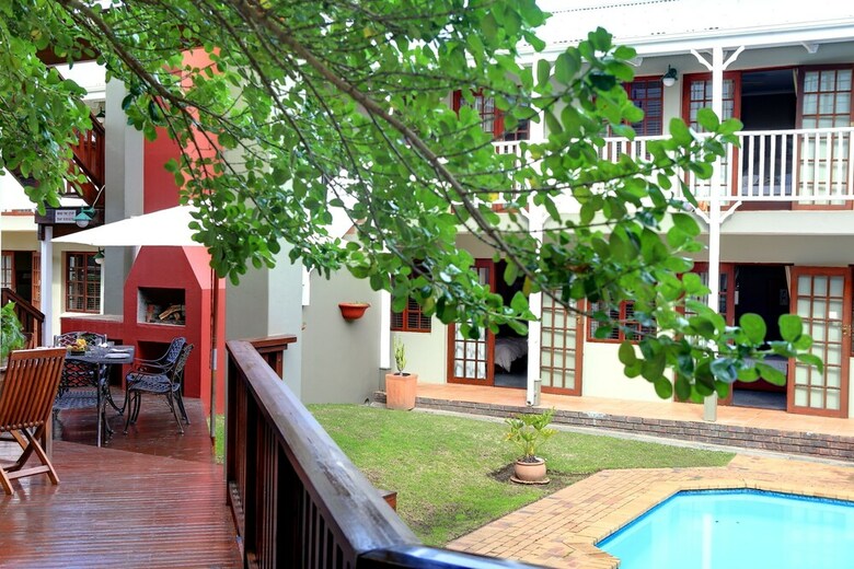 Hotel Loerie Guest Lodge