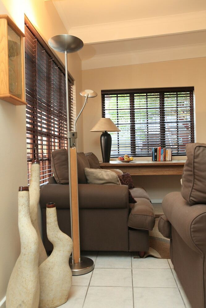 Hotel Loerie Guest Lodge