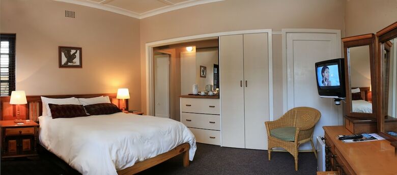 Hotel Loerie Guest Lodge