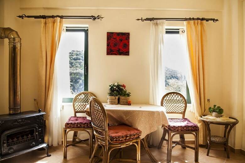 Aparthotel Estate Kares
