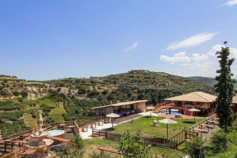 Aparthotel Estate Kares