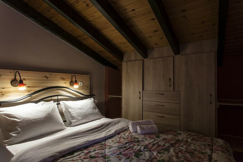 Aparthotel Estate Kares