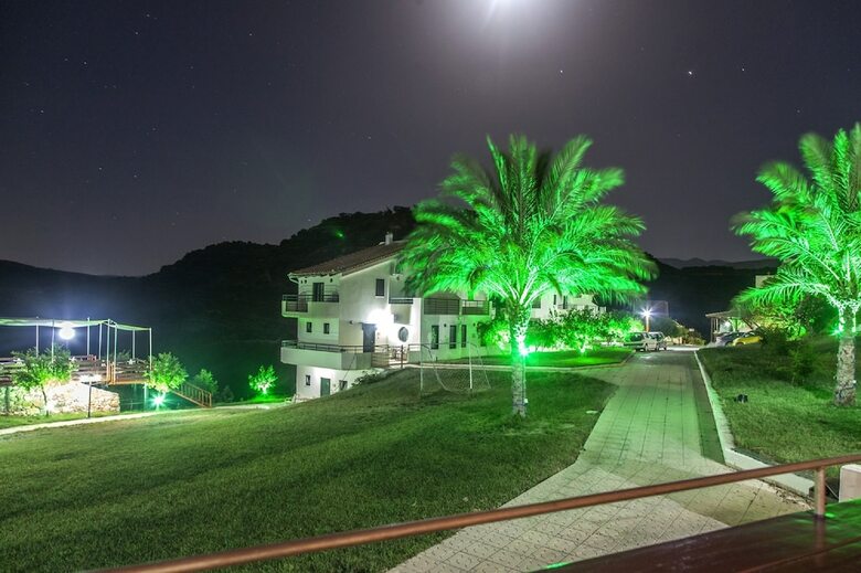 Aparthotel Estate Kares