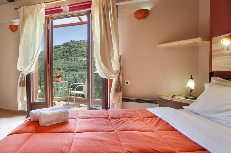 Aparthotel Estate Kares