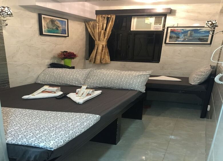 Hotel Skylark