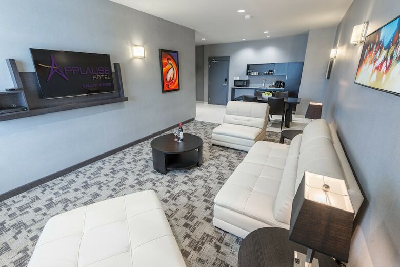 Applause Hotel By Clique