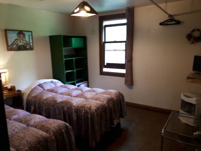 Bed & Breakfast Pension & Restaurant Bistare Kana