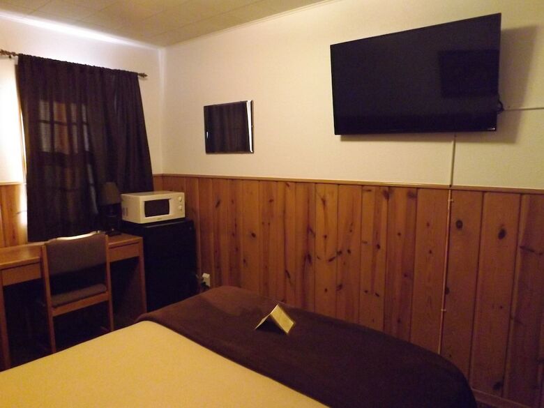 Bell's Motor Lodge Motel