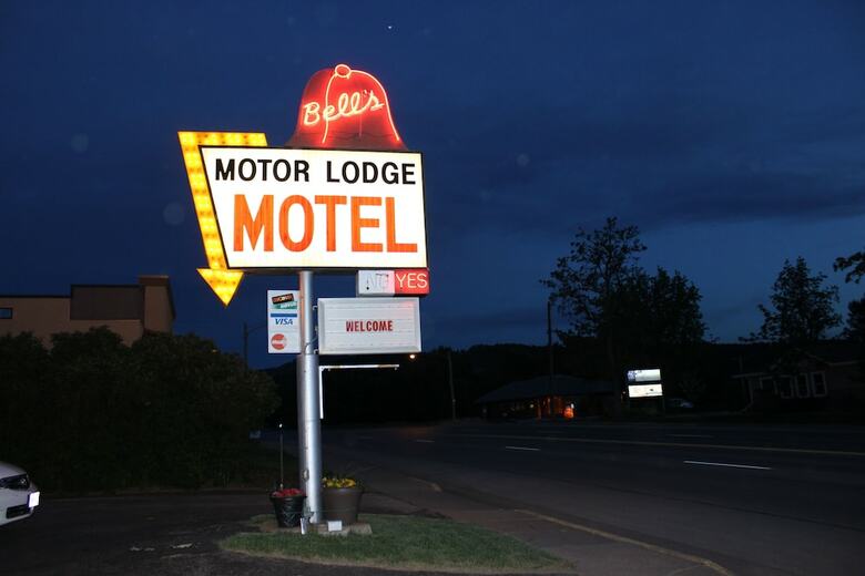 Bell's Motor Lodge Motel