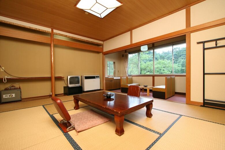 Nakaoyama Onsen Shosenkaku
