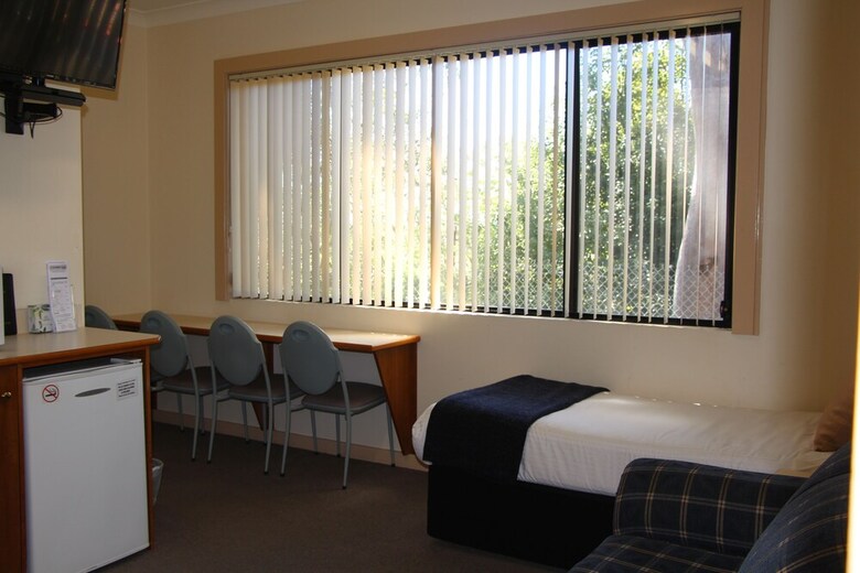 Pioneer Way Motel