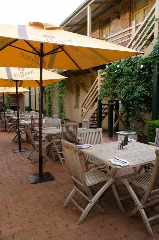 Cobb & Co Court Boutique Hotel