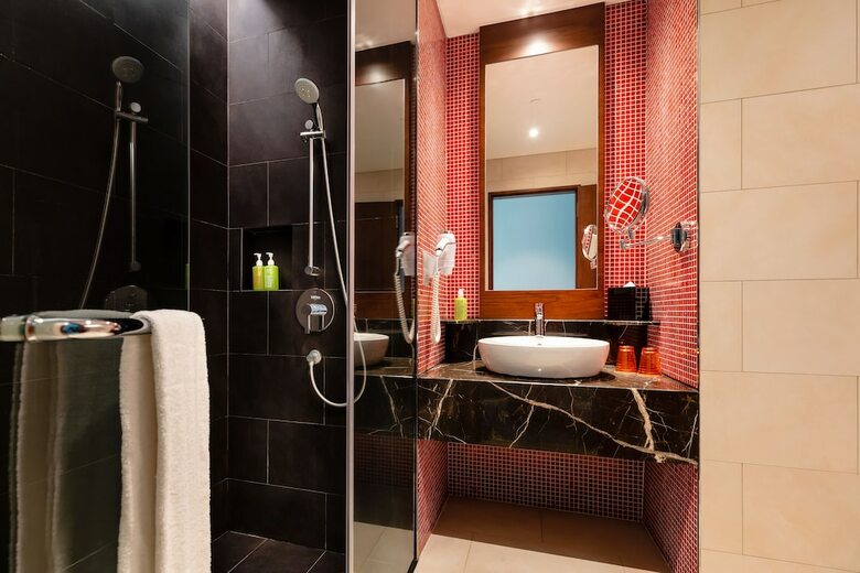 Resorts World Sentosa - Festive Hotel