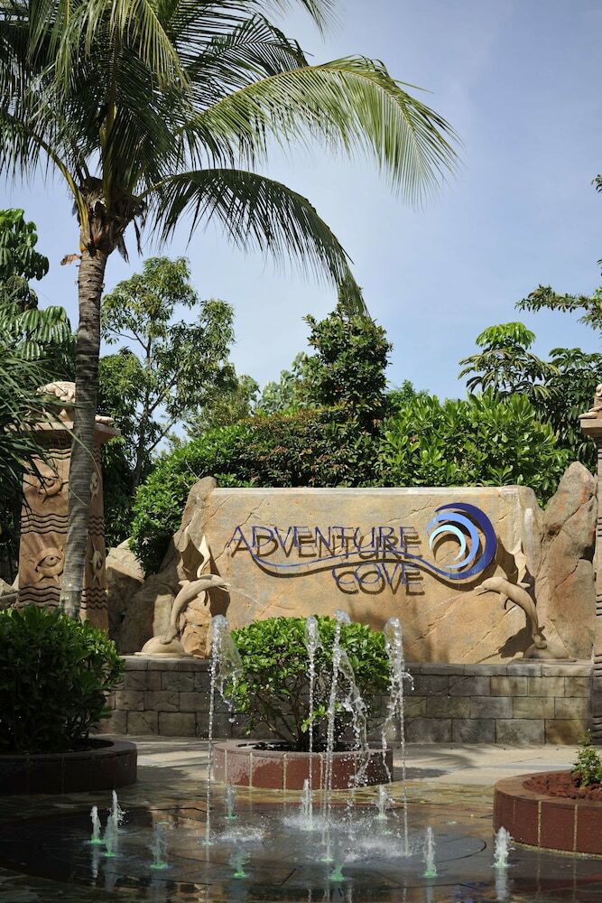 Resorts World Sentosa - Festive Hotel
