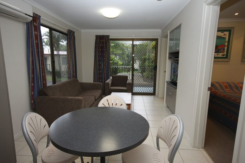 Cabana Brisbane Gateway Resort