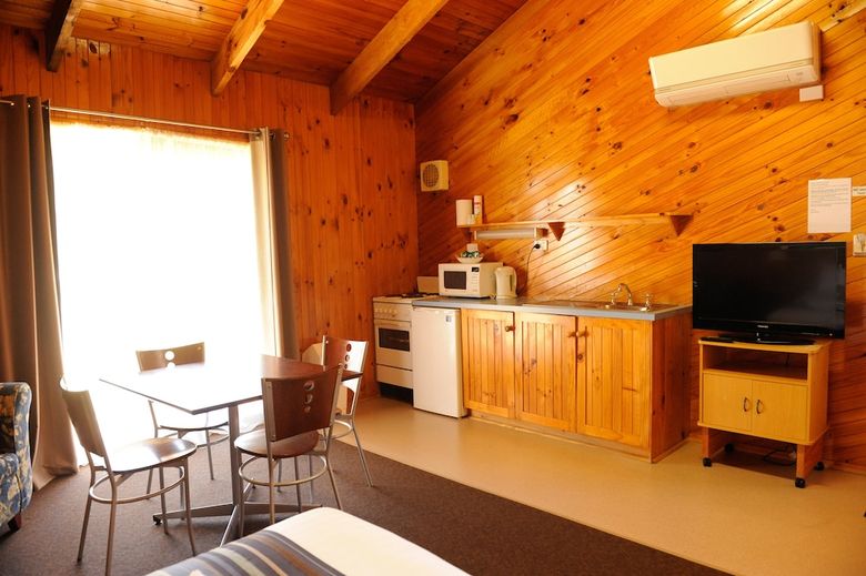 Low Head Tourist Park - Caravan Park