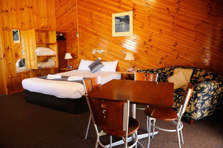 Low Head Tourist Park - Caravan Park
