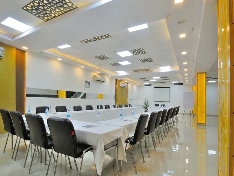 Hotel Sky Rich International