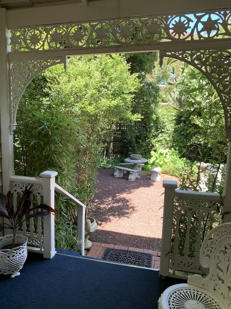 Hotel Genesta House Bed And Breakfast