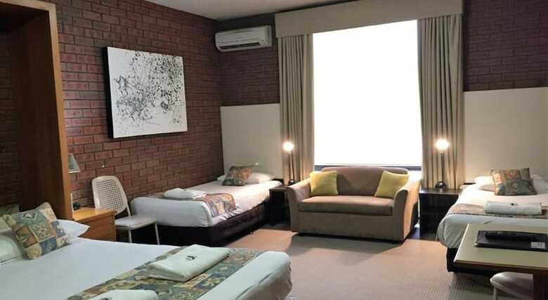 Sovereign Park Motor Inn