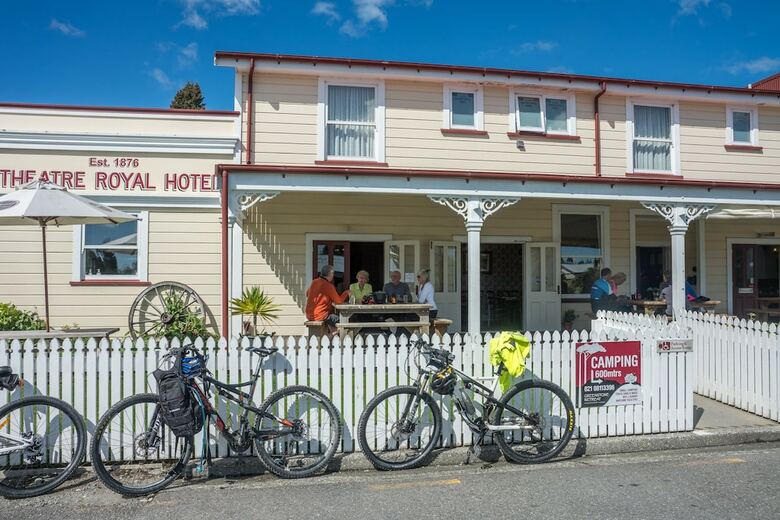 Posada Theatre Royal Hotel Kumara