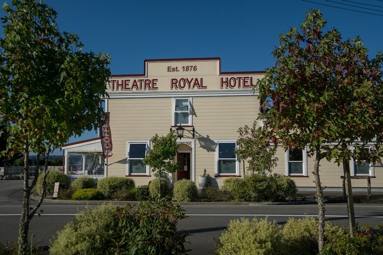 Posada Theatre Royal Hotel Kumara