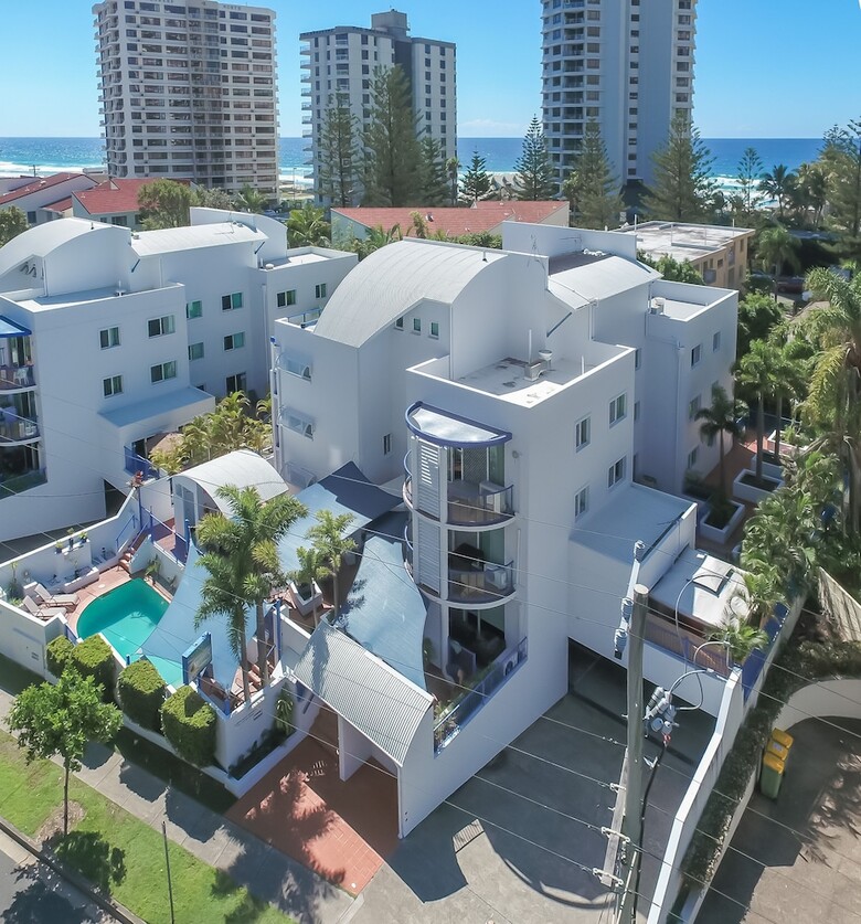 Apartamentos Surfers Beach Resort 2