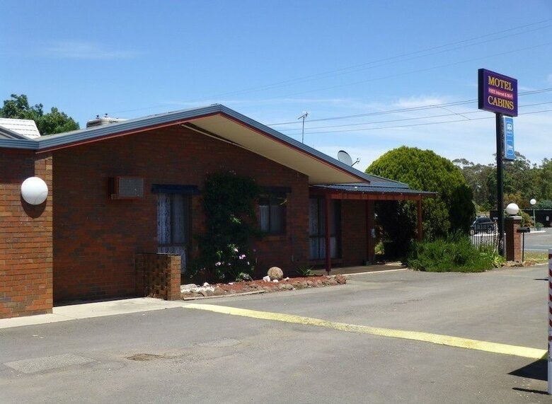 Golden Country Motel & Caravan Park