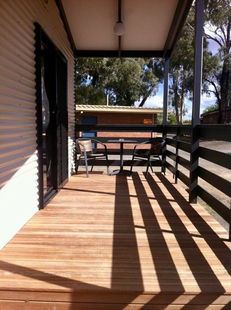 Golden Country Motel & Caravan Park