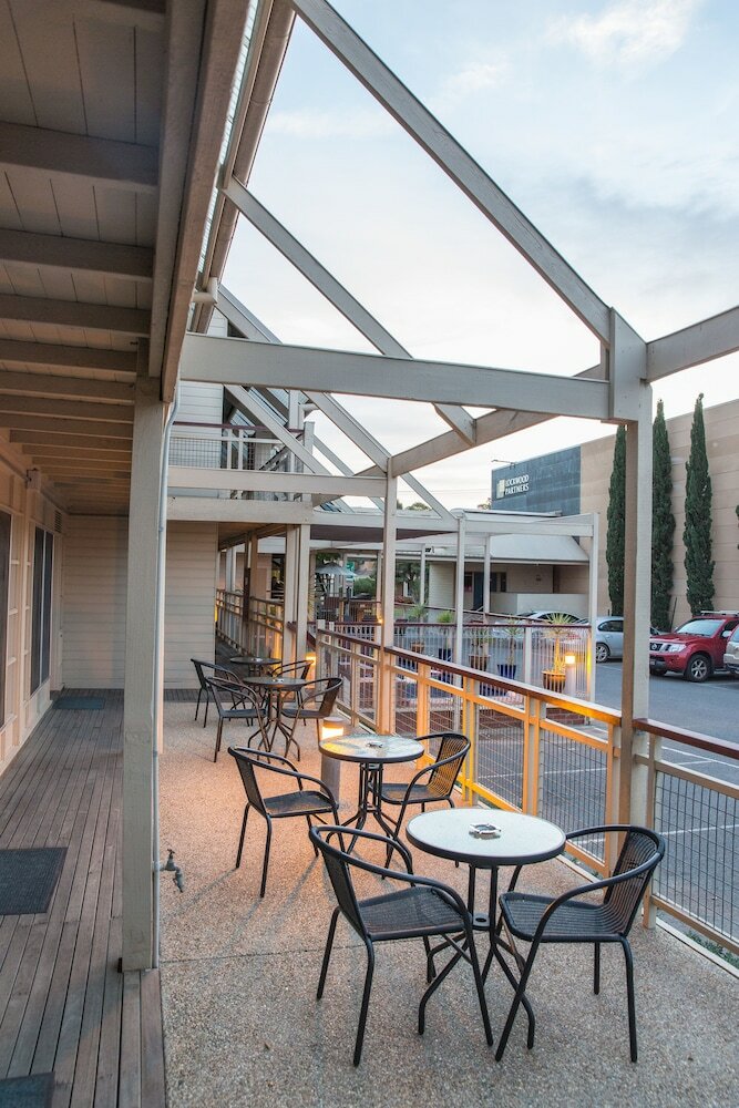 Mas Country Riverboat Lodge Motor Inn