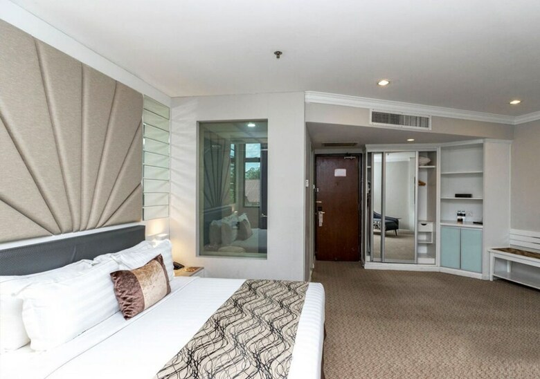 Regalodge Hotel