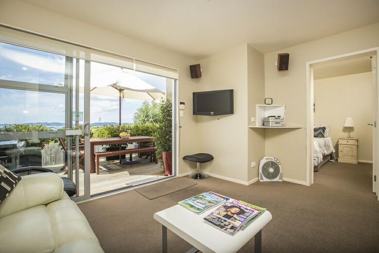 Bed & Breakfast Tahi Lodge - Matakana Coast
