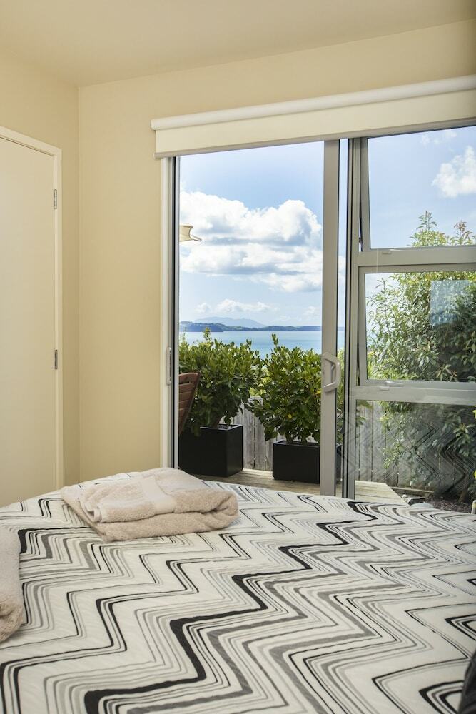Bed & Breakfast Tahi Lodge - Matakana Coast