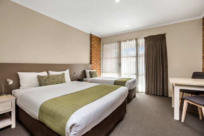 Motel National Hotel Complex And Bendigo Central Apartments