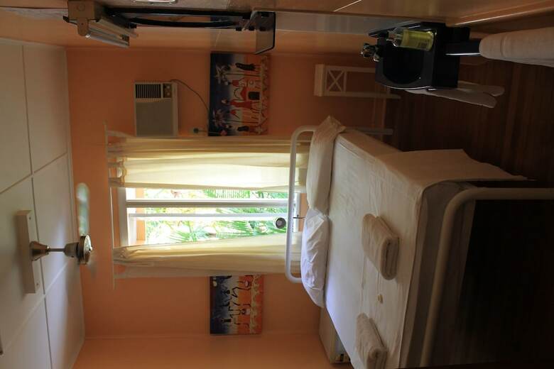 Hostal Civic Guest House