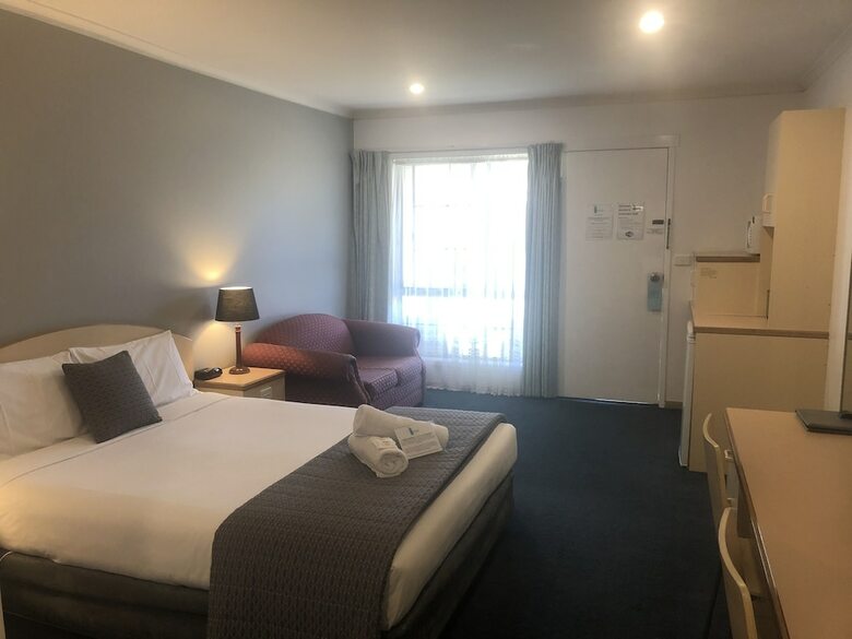 Capricorn Motor Inn