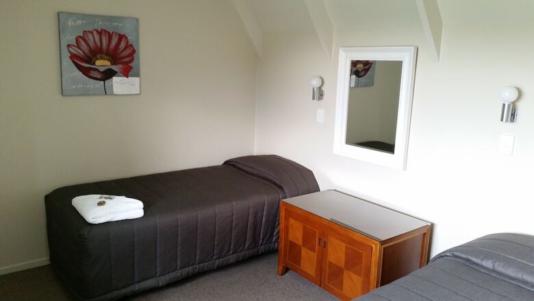 Hotel Admirals Motor Inn
