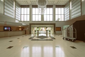 St. George Hotel Spa & Golf Beach Resort