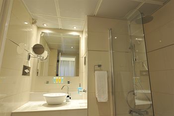 St. George Hotel Spa & Golf Beach Resort