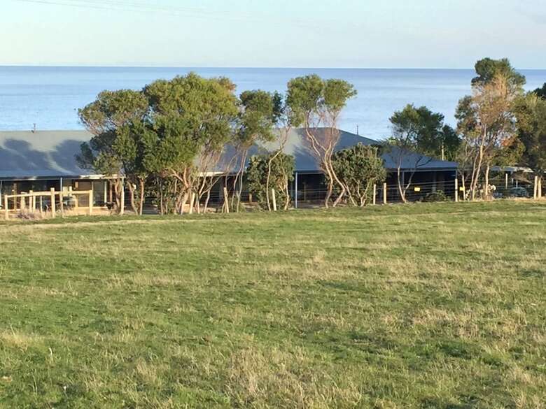 Skenes Creek Lodge Motel And Restaurant