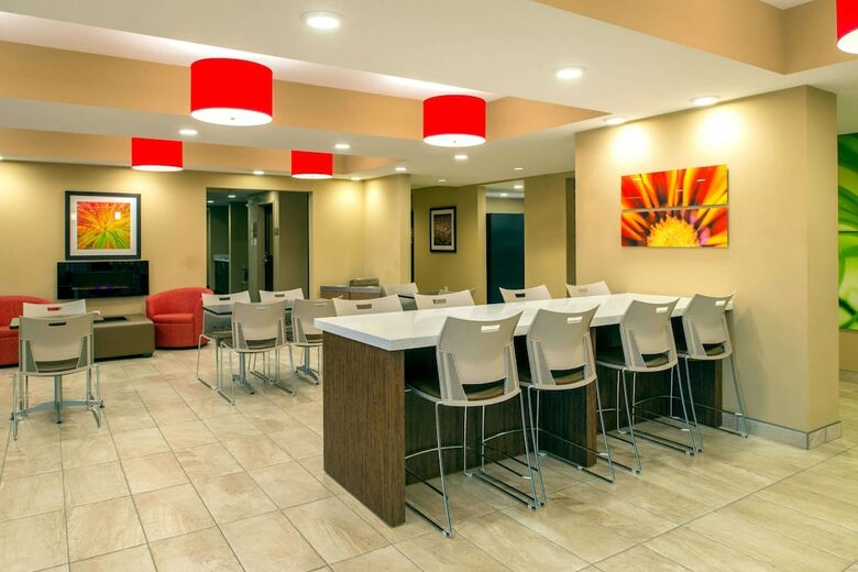 Hotel Microtel Inn & Suites By Wyndham Red Deer