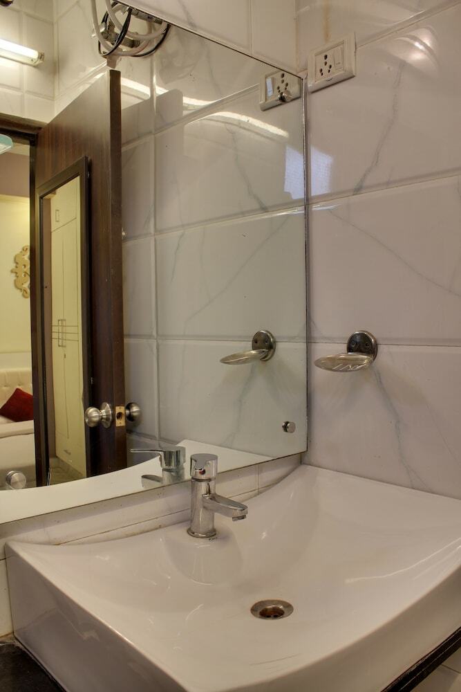 Hotel Oyo 319 Rk Residency