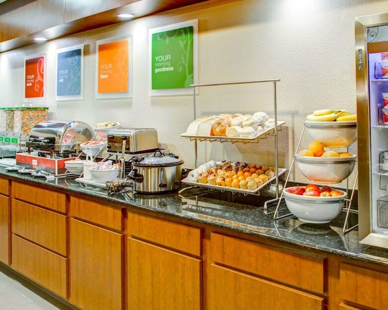 Hotel Comfort Suites Tyler South