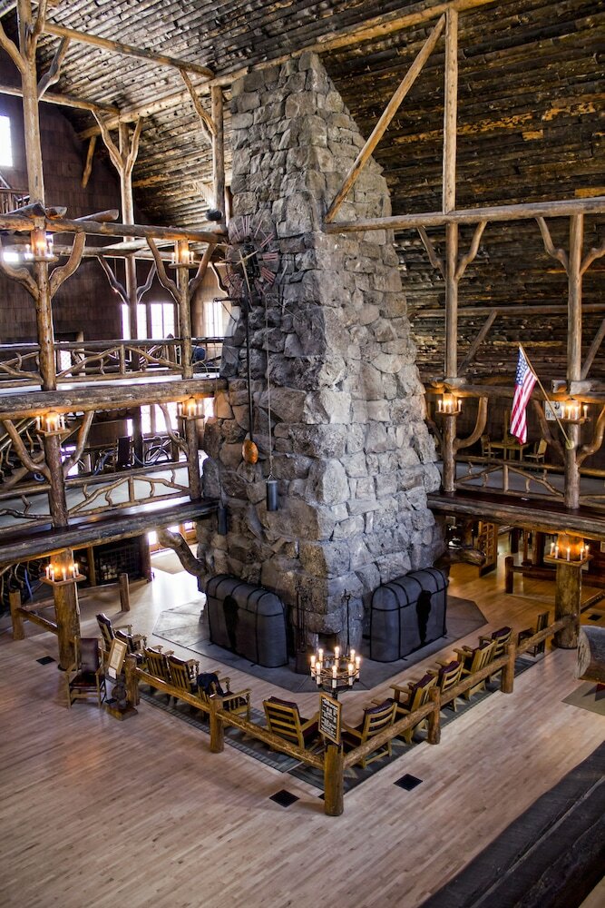 Hotel Old Faithful Inn - Inside The Park